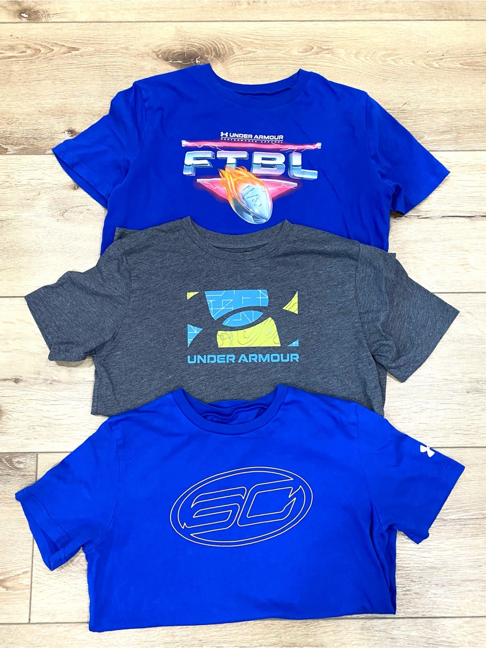 Under Armour Tshirt Lot Of 3 Boy’s Youth Large Athletic Graphic School Sporty
